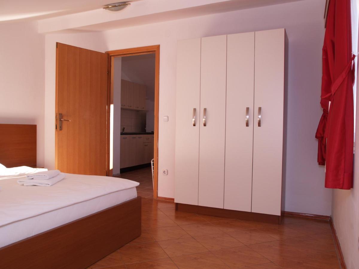 Apartmani "Jadran" Паг Экстерьер фото